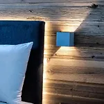 Hotel Typically Swiss Ermitage 3*
