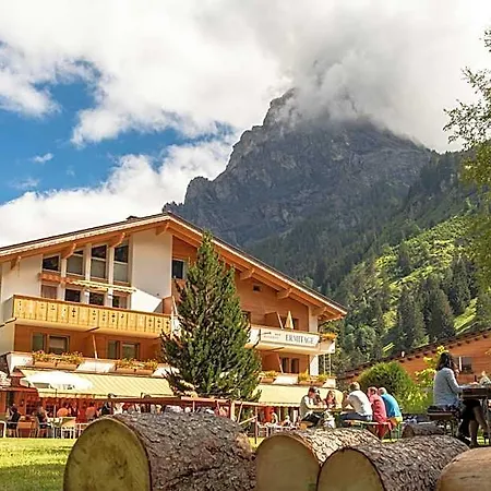ホテル Typically Swiss Ermitage 3*