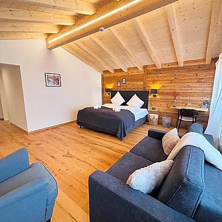 ホテル Typically Swiss Ermitage カンデルシュテッグ