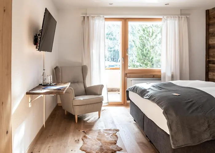 Hotel Typically Swiss Ermitage 3*